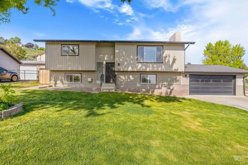 2904 25th St, Clarkston, WA, 99403-1636 | Card Image