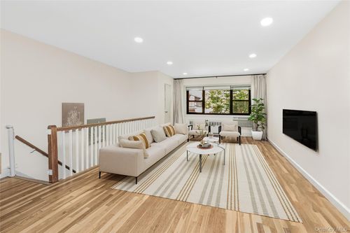 b1b-50 West St, Harrison, NY, 10528-4036 | Card Image