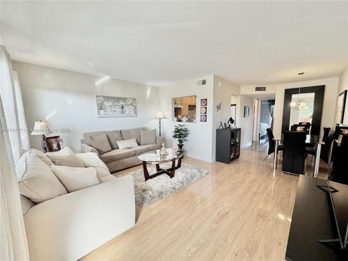 apt-205-9021 Sunrise Lakes Blvd, Sunrise, FL, 33322-6042 | Card Image