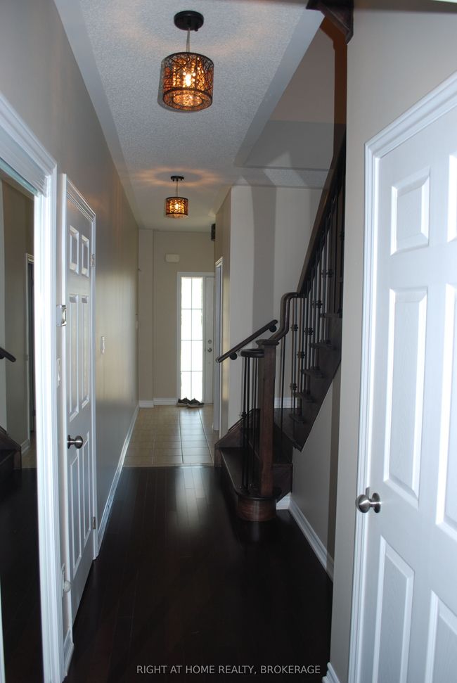 60 Zachary Pl, House attached with 4 bedrooms, 3 bathrooms and 2 parking in Vaughan ON | Image 4