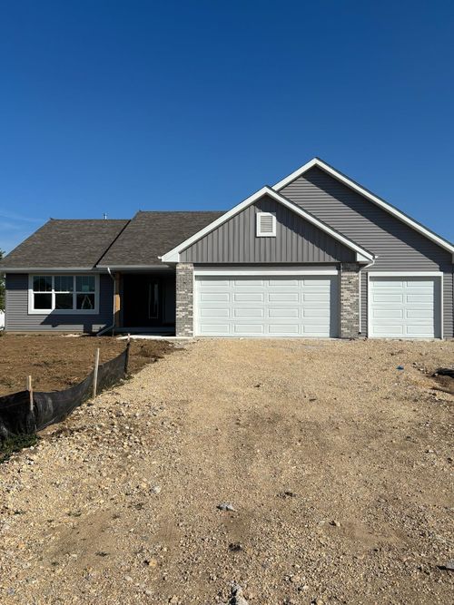 1103 Frosty Morning Dr, DAVIS JUNCTION, IL, 61020-9454 | Card Image