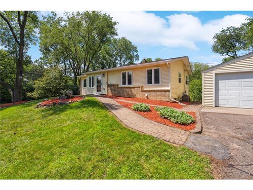 6618 Stillwater Boulevard, Oakdale, MN, 55128 | Card Image