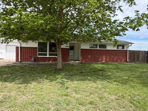 1006 Rainbow Dr, Salina, KS, 67401-7932 | Card Image
