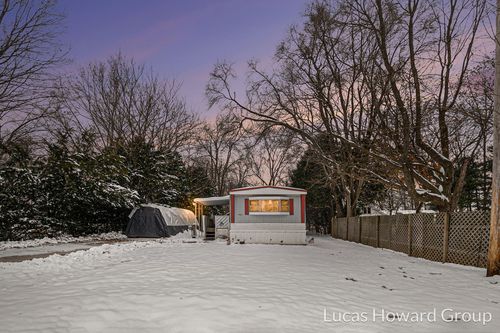 7905 Woodland Rd, Lake Odessa, MI, 48849-9300 | Card Image