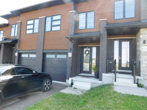 612 Caryndale Dr, Kitchener, ON, N2R0P9 | Card Image