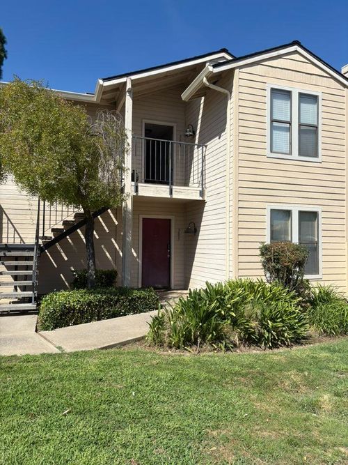 unit-304-2401 Eilers Ln, Lodi, CA, 95242-9147 | Card Image
