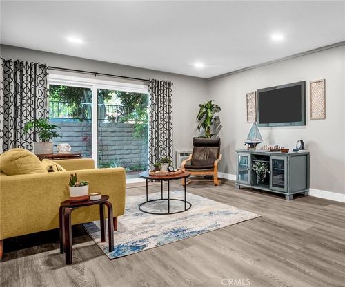 46-1000 W Macarthur Blvd, Santa Ana, CA, 92707-4650 | Card Image