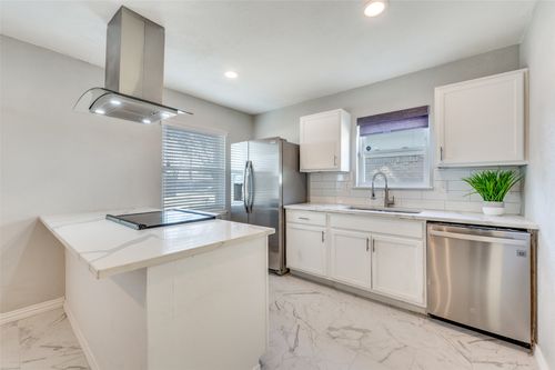 2043 Chatsworth Rd, Carrollton, TX, 75007-3503 | Card Image