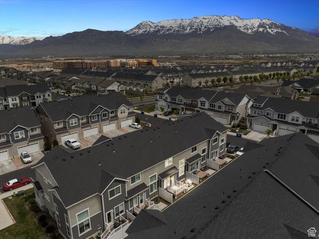 Birds eye view of property featuring a residential view and a mountain view | Image 30