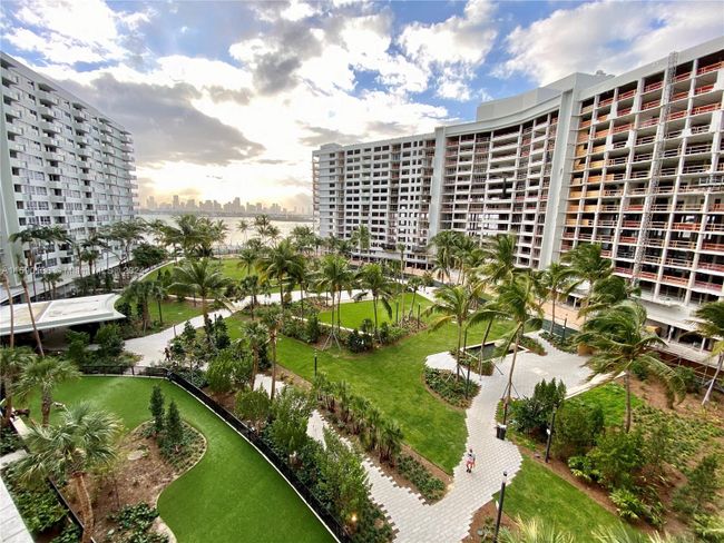 L42S - 1500 Bay Rd, Condo with 1 bedrooms, 1 bathrooms and null parking in Miami Beach FL | Image 29