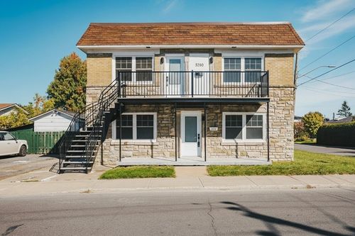 {{alt}} | Card Image