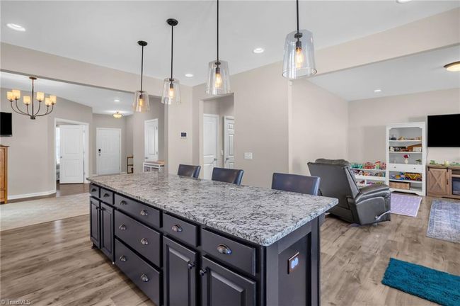 Kitchen | Image 6