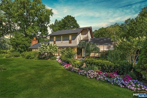 343 Sunset Rd, Pompton Plains, NJ, 07444-1515 | Card Image