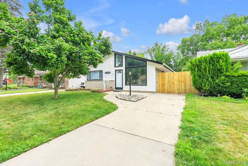 25288 Hopkins St, Dearborn Heights, MI, 48125-1623 | Card Image