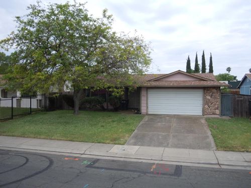8366 Langtree Way, Sacramento, CA, 95823-5642 | Card Image