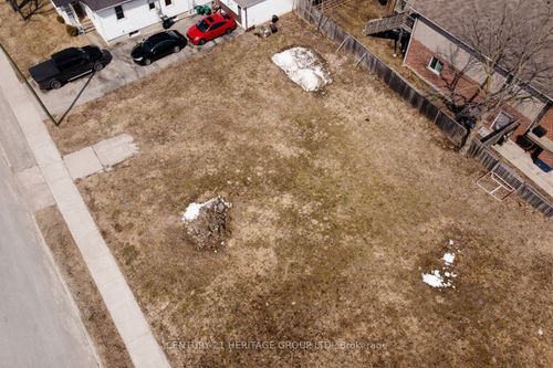 76 Henry St, Barrie, ON, L4N1C7 | Card Image