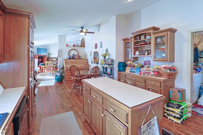 523 Orchard Ave, House other with 3 bedrooms, 2 bathrooms and null parking in Clare MI | Image 5