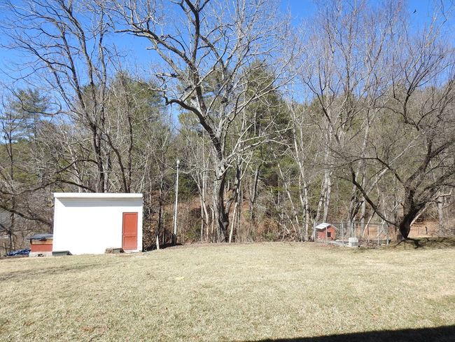 106 S Boss Row, House other with 3 bedrooms, 2 bathrooms and null parking in Fries VA | Image 28