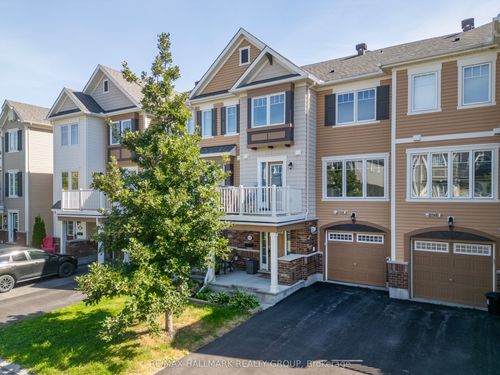 {{alt}} | Card Image