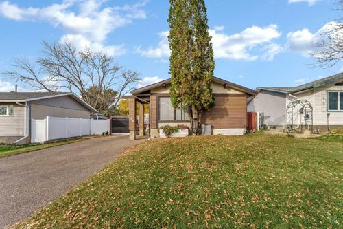 2158 7 Ave Ne, Medicine Hat, AB, T1C1K5 | Card Image