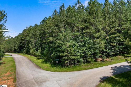 2 Southview Dr, Iva, SC, 29655-8668 | Card Image