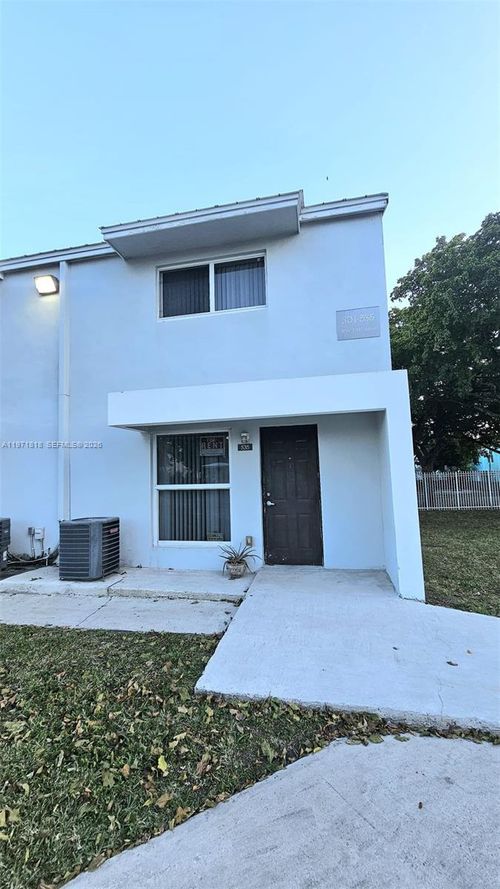 369-535 Nw 19th St, Miami, FL, 33136-1252 | Card Image