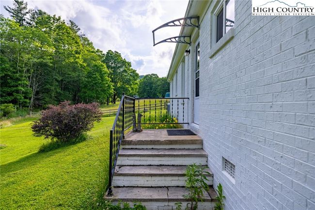 201 W Laurel Knob Rd, House other with 2 bedrooms, 1 bathrooms and null parking in Todd NC | Image 20