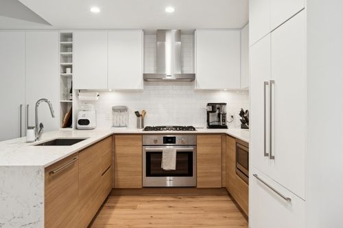 420-55 Klahanie Dr, Port Moody, BC, V3H0M9 | Card Image