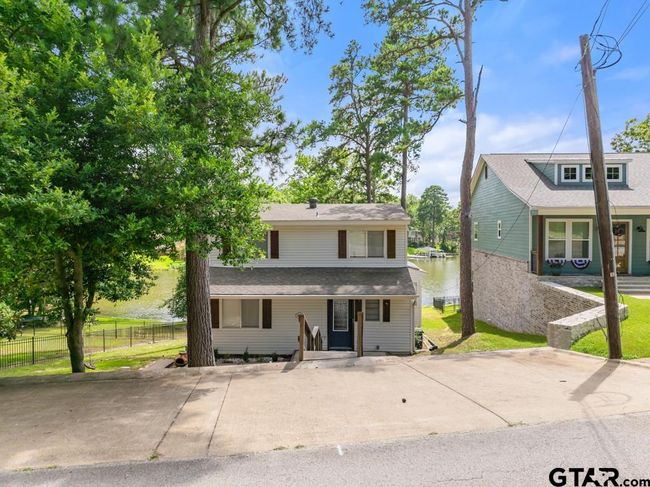 516 Hideaway Ln E, House other with 3 bedrooms, 2 bathrooms and null parking in Hideaway TX | Image 21