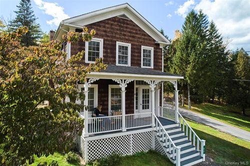82 Oak St, Narrowsburg, NY, 12764-5901 | Card Image
