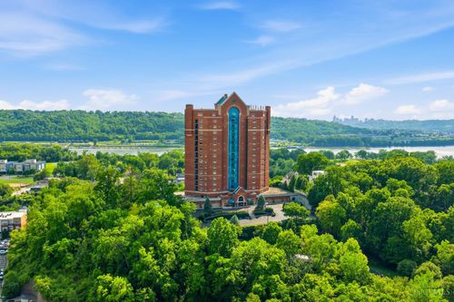 3435 Golden Ave, Cincinnati, OH, 45226-2001 | Card Image