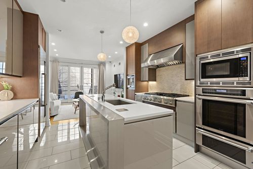 526 Hudson St, Hoboken, NJ, 07030-5952 | Card Image