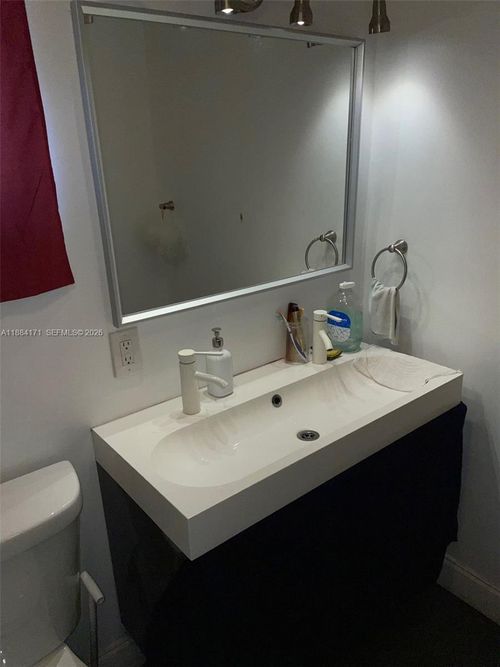 apt-d112-20201 Ne 29th Ct, Aventura, FL, 33180-2012 | Card Image