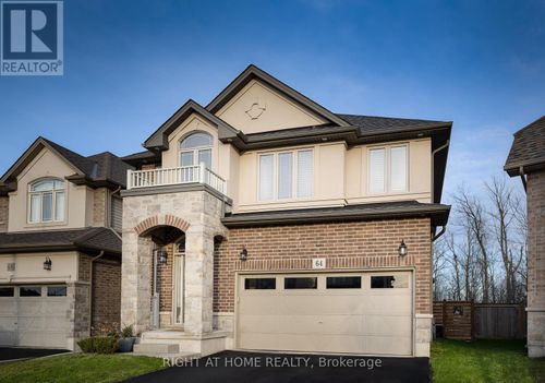 64 Winslow Way, Stoney Creek, ON, L8J0G9 | Card Image
