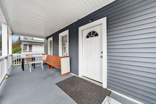 29 Little Ave, Middletown, NY, 10940-5131 | Card Image