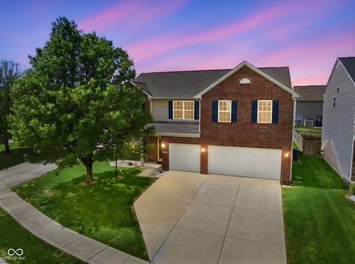 12446 Schoolhouse Rd, Fishers, IN, 46037-4479 | Card Image