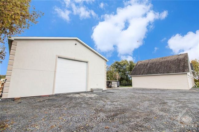 1991 Finch Winchester Boundary Rd, House other with 2 bedrooms, 4 bathrooms and 12 parking in Chesterville ON | Image 15