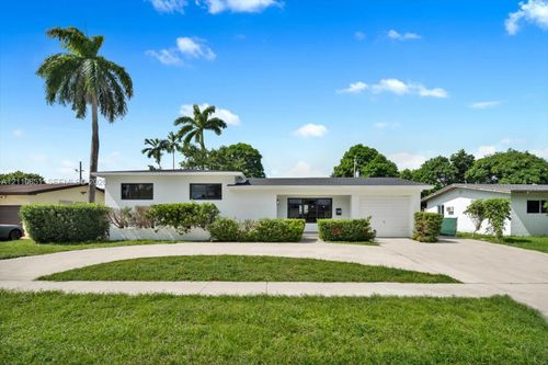 18810 Nw 8th Ct, Miami Gardens, FL, 33169-3822 | Card Image