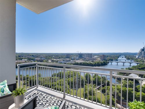 2001-603 Davis St, Austin, TX, 78701-4260 | Card Image