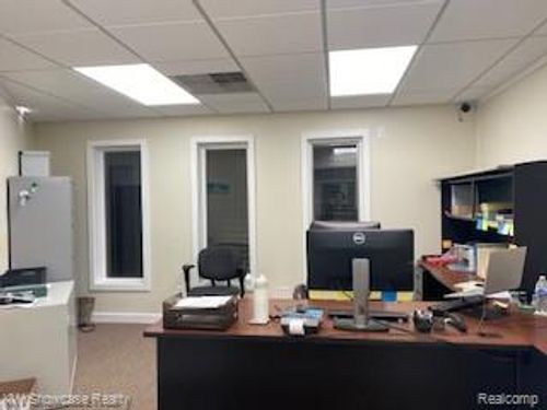 9440A Elizabeth Lake Rd, White Lake, MI, 48386-2450 | Card Image