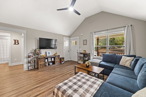 103 Oak Park Dr, Dickson, TN, 37055 | Card Image