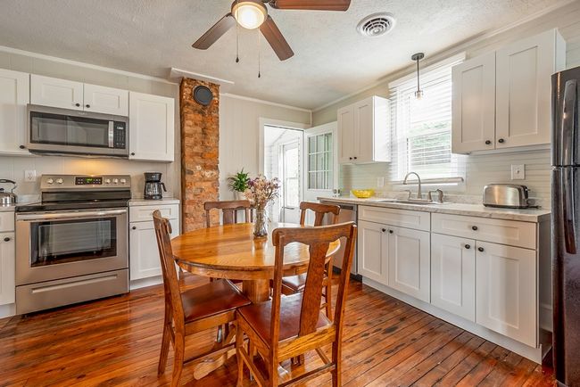 102 N Short St, House other with 2 bedrooms, 1 bathrooms and null parking in Fries VA | Image 5