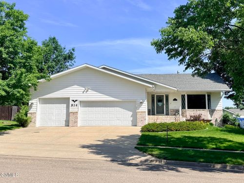 814 W Turnpike Ave, Bismarck, ND, 58501-1357 | Card Image