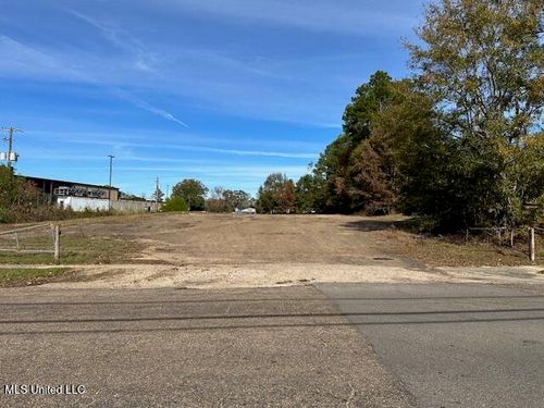 Nhn W North St, Poplarville, MS, 39470 | Card Image