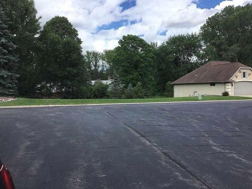 1330 North Lake Court, GRAND CHUTE, WI, 54913 | Card Image