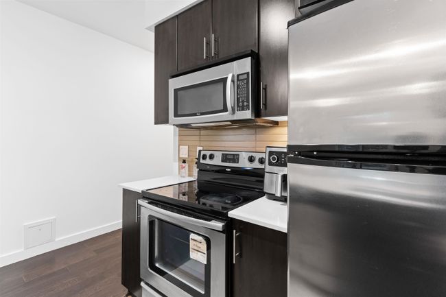 7777 Royal Oak Avenue, Condo with 2 bedrooms, 0 bathrooms and 1 parking in Burnaby BC | Image 2