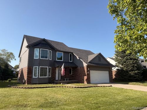 31167 Broderick Dr, Chesterfield, MI, 48051-1805 | Card Image