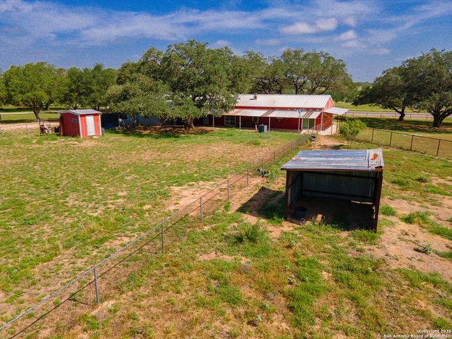1015 Fm 2200 W, House other with 3 bedrooms, 3 bathrooms and null parking in Devine TX | Image 53