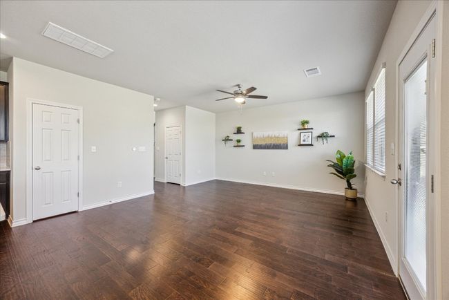 361 Silktassel Way, House other with 3 bedrooms, 3 bathrooms and 2 parking in Buda TX | Image 7