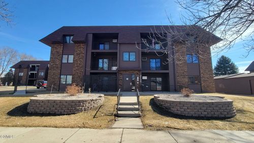 5-2135 Washington Street N, Bismarck, ND, 58501 | Card Image
